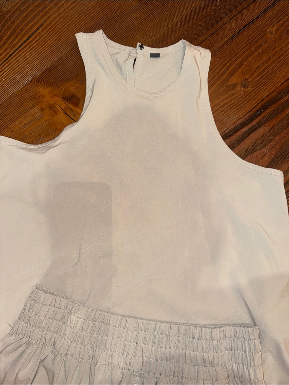 Vuori Villa tank and shorts cream beige color small NWOT - Picture 2 of 5